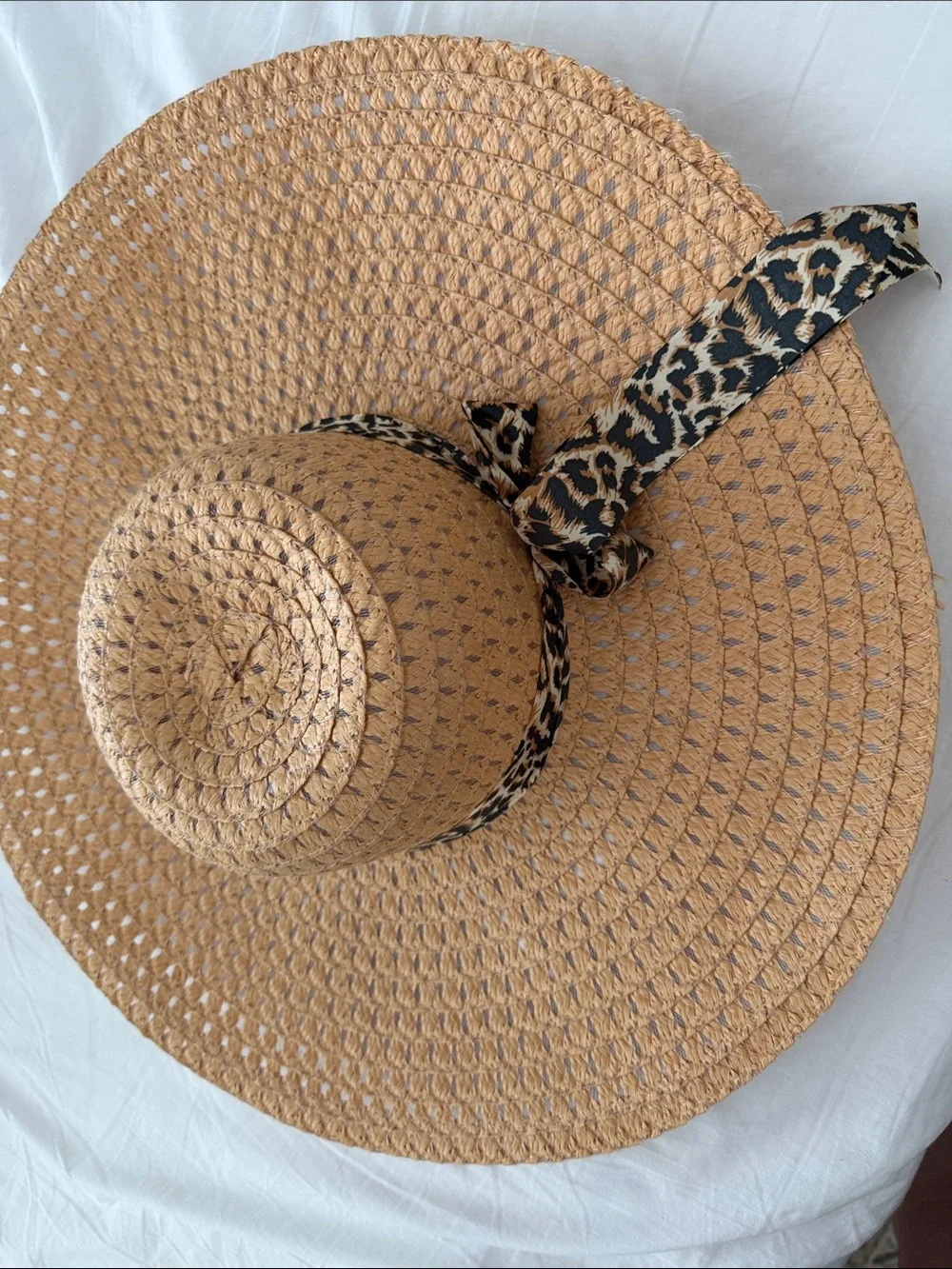 Wide-Brim Straw Sun Hat with Leopard Bow - Tan
